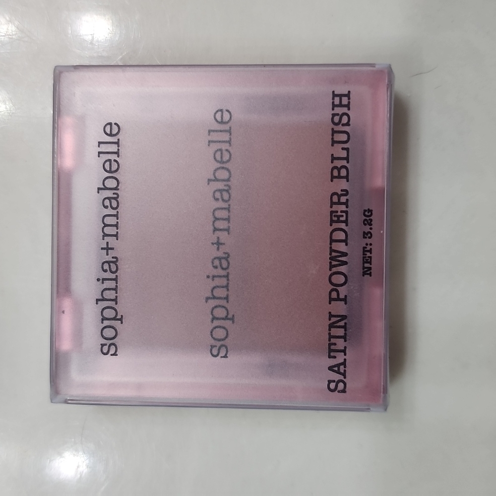 Sophia+Mabelle powder blush